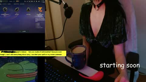 Snapshot of lilythrone chatting on May 8, 1:22 am Lily Rone online show from May 8, 1:22 am