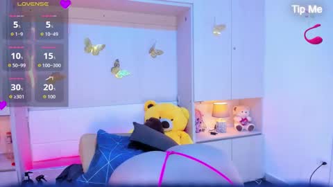 lilywhitee1 online show from February 12, 12:16 am