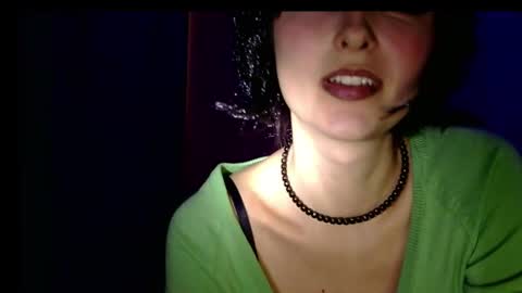 Snapshot of lilyxsky chatting on February 19, 3:05 pm LilyXSky online show from February 19, 3:05 pm