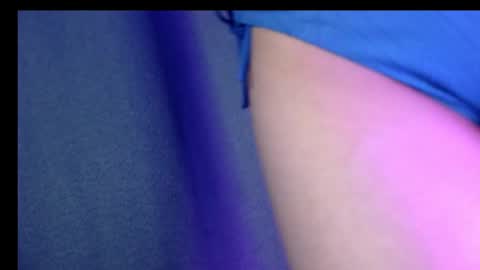 Snapshot of lilyxsky chatting on February 28, 3:26 pm LilyXSky online show from February 28, 3:26 pm