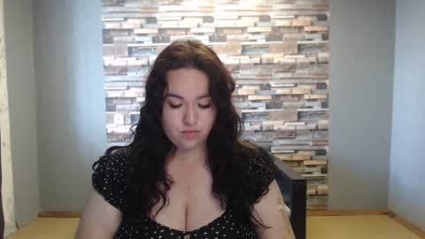 Snapshot of limalagris chatting on June 21, 7:44 am busty princess online show from June 21, 7:44 am