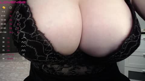 Lina online show from December 22, 9:09 pm