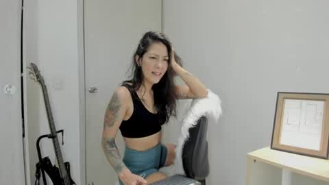 Snapshot of lina__mandarina chatting on June 11, 4:27 pm Lina Mandarina online show from June 11, 4:27 pm