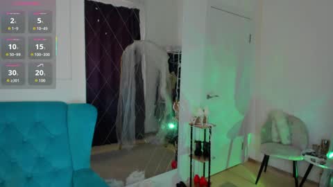 Snapshot of lina_bennet chatting on May 27, 1:57 am lina_bennet online show from May 27, 1:57 am