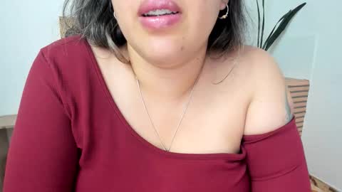 Snapshot of lina_browm chatting on May 2, 8:58 pm Lina Browm online show from May 2, 8:58 pm