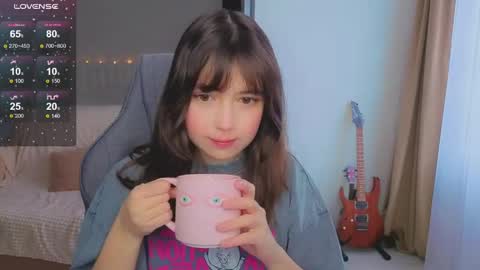 Snapshot of lina_brownie chatting on April 19, 10:47 am Lina online show from April 19, 10:47 am