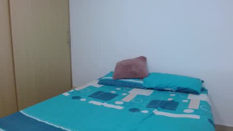 Snapshot of lina_busty chatting on February 2, 11:42 pm lina_busty online show from February 2, 11:42 pm