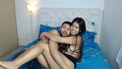 Snapshot of lina_busty chatting on October 23, 12:32 am lina_busty online show from October 23, 12:32 am