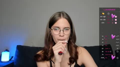 lina hall online show from December 6, 11:11 am