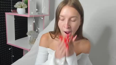 lina_massey online show from July 14, 2:05 am
