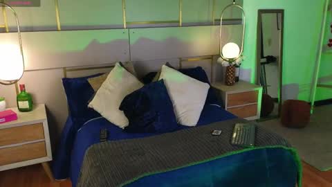 Lina online show from April 22, 7:15 pm