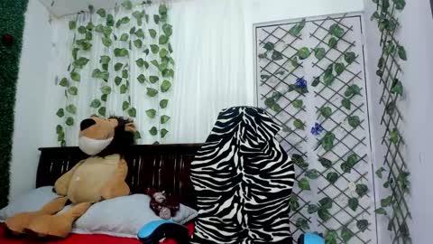 paola online show from December 18, 10:02 pm