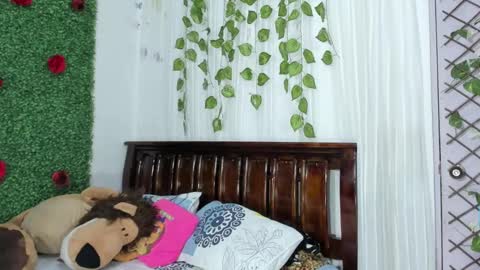 paola online show from March 8, 1:17 am