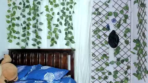 paola online show from September 17, 11:50 pm