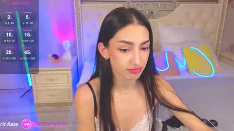 Lina Robbins  online show from November 6, 9:37 pm