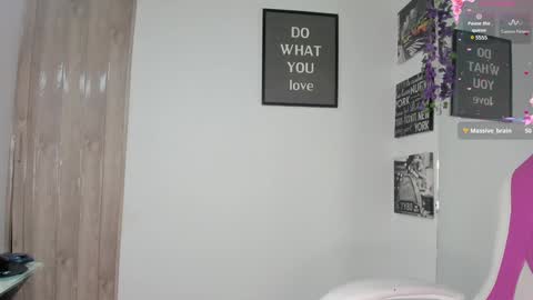 LINA SANCHEZ online show from January 6, 2:47 pm