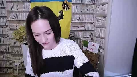 Lina online show from October 18, 9:32 am