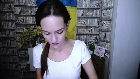 Lina online show from November 11, 9:09 am