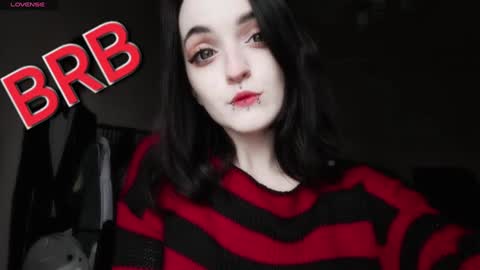 Lina 3  1715622743 online show from December 11, 9:09 am