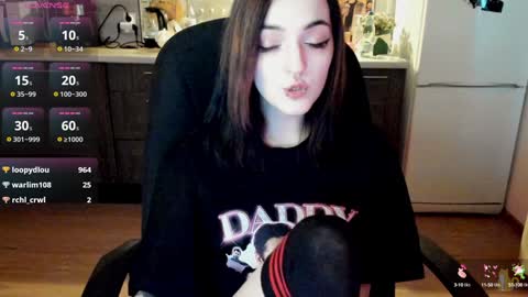 Lina 3  1715622743 online show from December 19, 11:18 am