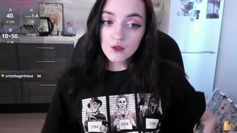 Lina 3  1715622743 online show from April 9, 7:58 am