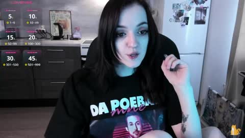 Lina 3  1715622743 online show from April 16, 7:53 am