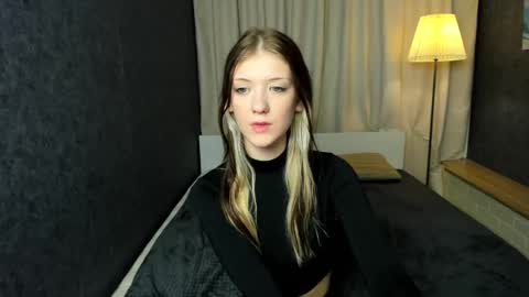 Snapshot of lina_vi chatting on December 23, 2:45 am Lina online show from December 23, 2:45 am