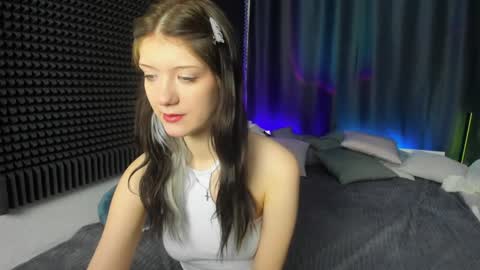 Snapshot of lina_vi chatting on February 1, 8:58 pm Lina online show from February 1, 8:58 pm