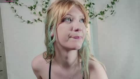 Lina online show from June 7, 8:01 pm