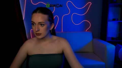 Snapshot of linaa_dolly chatting on May 26, 2:13 pm linaa_dolly online show from May 26, 2:13 pm