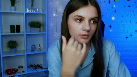 Snapshot of linaa_dolly chatting on June 4, 12:55 pm linaa_dolly online show from June 4, 12:55 pm