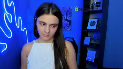Snapshot of linaa_dolly chatting on June 5, 2:23 pm linaa_dolly online show from June 5, 2:23 pm