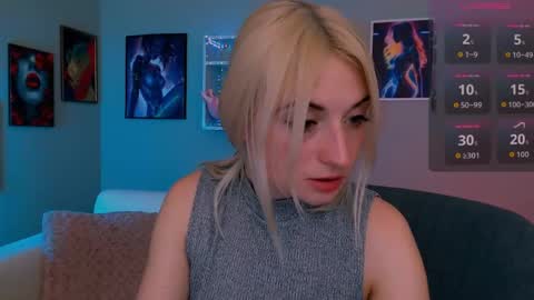 Snapshot of linaa_dolly chatting on June 6, 2:27 am linaa_dolly online show from June 6, 2:27 am