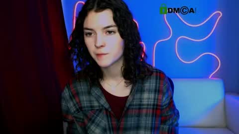 Snapshot of linaa_dolly chatting on June 16, 1:03 pm linaa_dolly online show from June 16, 1:03 pm