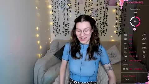 Lina online show from October 18, 3:31 am