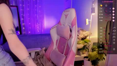 Lina online show from April 28, 11:59 am