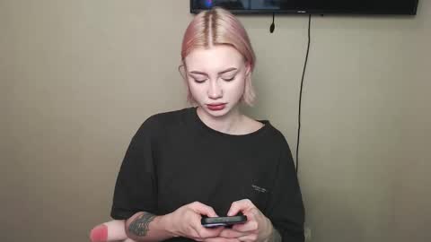 linacute52 online show from October 15, 9:53 am