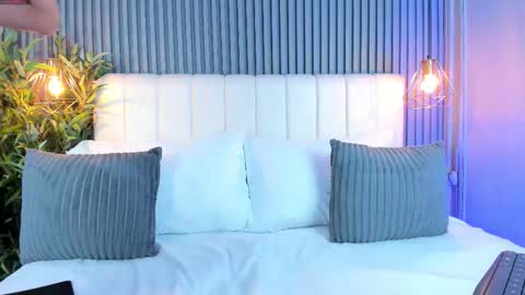 LinaGlam online show from December 3, 5:33 pm