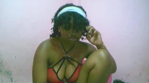 linah1123 online show from October 28, 11:47 am