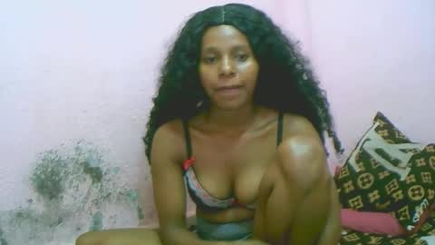 linah1123 online show from December 22, 12:40 am