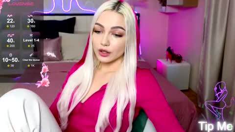 I am Lina online show from October 17, 1:35 pm