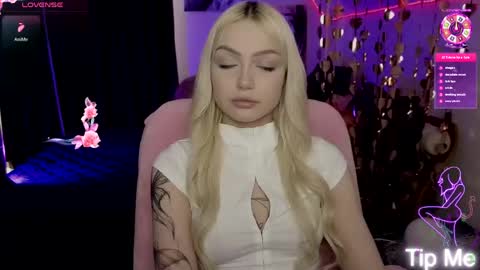 I am Lina online show from April 23, 12:29 pm