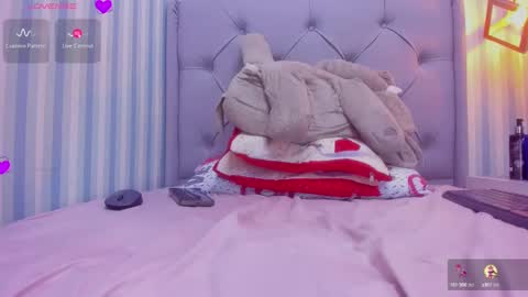 L I N A  online show from December 12, 7:08 am