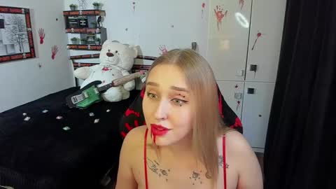 Lina online show from October 23, 9:35 pm