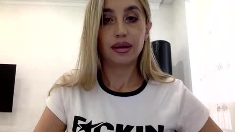 linavora online show from March 3, 10:21 am