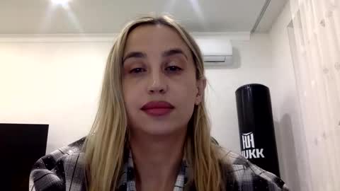 linavora online show from March 4, 3:18 pm