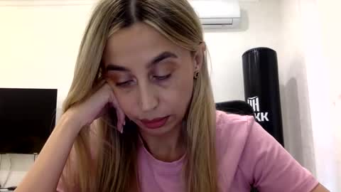 linavora online show from March 5, 1:07 pm