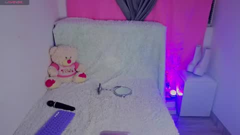 Linda online show from July 29, 3:04 am