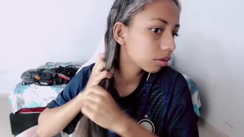 linda brown  online show from April 22, 12:18 pm