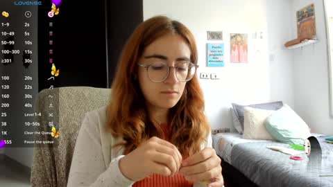 Snapshot of linda_giggle chatting on December 3, 1:21 pm Giggles  online show from December 3, 1:21 pm